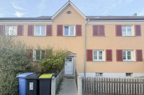 Titelbild - Erdgeschosswohnung mit Garten & Terrasse - sanierungsbedürftiges Schmuckstück mit viel Potenzial