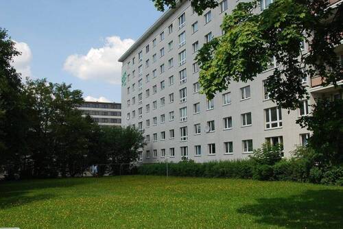 Hausansicht - Etagenwohnung mit 91,20 m² in Chemnitz zur Miete