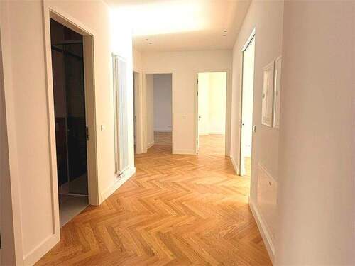 Flur - 4 Zimmer Etagenwohnung zum Kaufen in Berlin