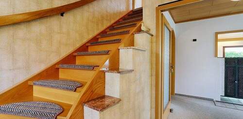 Eingangsbereich - Mehrfamilienhaus, Wohnhaus mit 182,00 m&sup2; in Reutlingen zum Kaufen