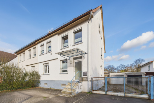 Außenansicht 1 - Großzügiges Wohnhaus mit Einliegerwohnung und Garten in zentraler Lage von Kleinlinden