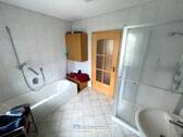Dusche und Wanne - 