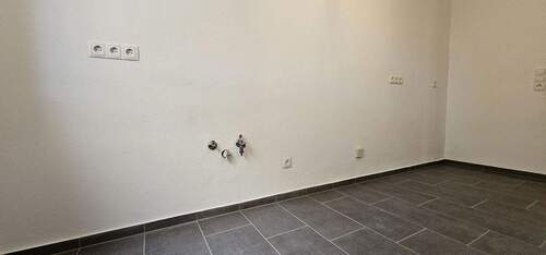 Küche mit allen Anschlüssen - 