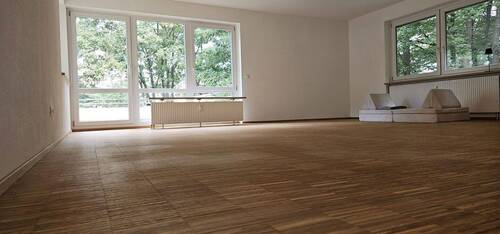 Wohnzimmer - WÜGerbrunn : lukrative SteuervorteileErstbezug nach SanierungTerrassenwhg.mit 2xTGim Grünen