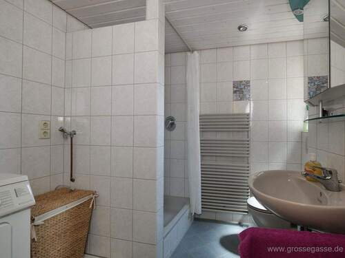 1. OG, WC/Dusche - 