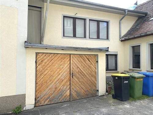 kleine Garage - Einfamilienhaus mit 165,00 m&sup2; in Bad Bibra zum Kaufen