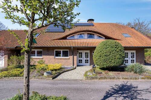 000.jpg - Exklusives Landhaus mit Einliegerwohnung in Traumlage – Idyllisch umgeben von Wald & Wiesen