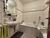 Badezimmer mit Wanne en suite - 