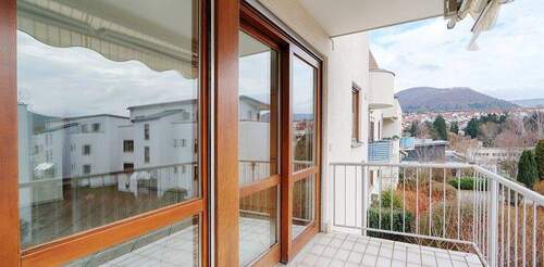 Balkon (c) - 3 Zimmer Etagenwohnung in Eningen