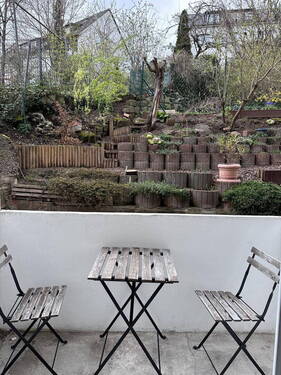 Bild 1 - Charmante 3-Zimmer-Altbauwohnung mit Balkon & Garten in Stuttgart Ost - renoviert