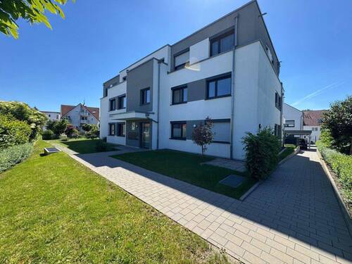 Bild 2 - 4 Zimmer Etagenwohnung zur Miete in Wolfschlugen