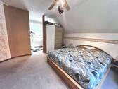 Schlafzimmer mit Ankleide - 