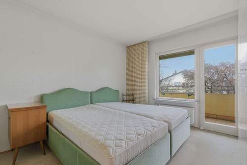 Schlafzimmer 1 - 4 Zimmer Etagenwohnung zum Kaufen in Weinheim