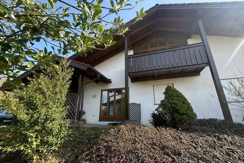 Hausansicht - 2 Zimmer Etagenwohnung in Grabenstätt