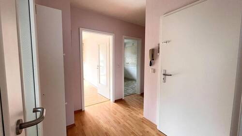 Flur - 2 Zimmer Etagenwohnung zum Kaufen in Bad Zwischenahn