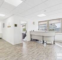 Modernisierte Büro-Praxisfläche mit Open-Space-Konzept und 360°-Tour - Saarbrücken St Johann