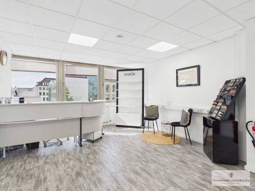 Repräsentativer Empfangsbereich - 6 Zimmer Büro zur Miete in Saarbrücken