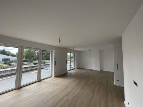 Bild 1 - Attraktive 3 Zimmer Wohnung im 1.OG mit Dachterasse in Kempen, St.Hubert
