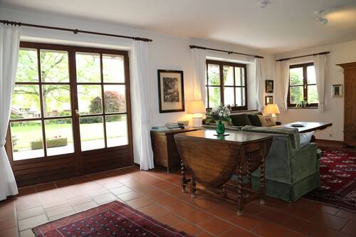 Wohnraum mit Terrasse - 