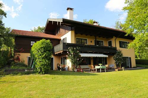 Ansicht vom Garten - 8 Zimmer Einfamilienhaus in Seeon-Seebruck