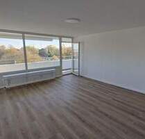 Hochwertig renovierte 3-Zimmer-Eigentumswohnung, Loggia & Tiefgarage ohne Provision - Kaarst Kaarst-Ost