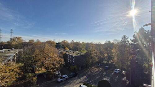 Ausblick von Balkon groß - Etagenwohnung mit 88,00 m² in Kaarst zum Kaufen