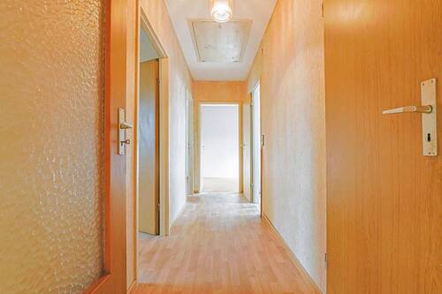 Flur - Einfamilienhaus mit 111,00 m² in Cadenberge zum Kaufen