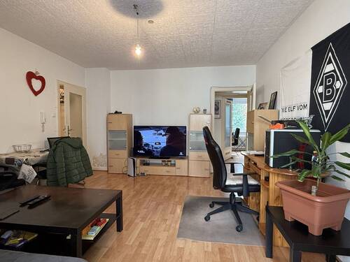 Wohnzimmer - 3 Zimmer Etagenwohnung zum Kaufen in Krefeld