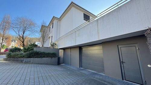 Einfahrt Tiefgarage - Etagenwohnung mit 160,20 m&sup2; in Hagen / Wehringhausen zum Kaufen