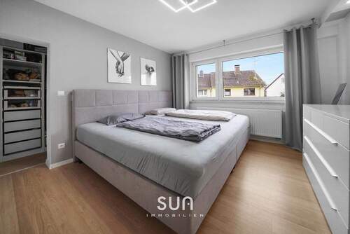 LICHTDURCHFLUTETES SCHLAFZIMMER - Reihenendhaus mit 165,00 m&sup2; in Dreieich zum Kaufen