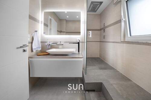 TAGESLICHTBADEZIMMER - 