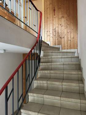 Treppenaufgang zum 1 OG - 