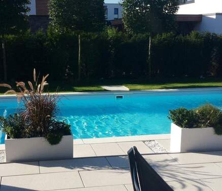 Pool und Terrasse - 