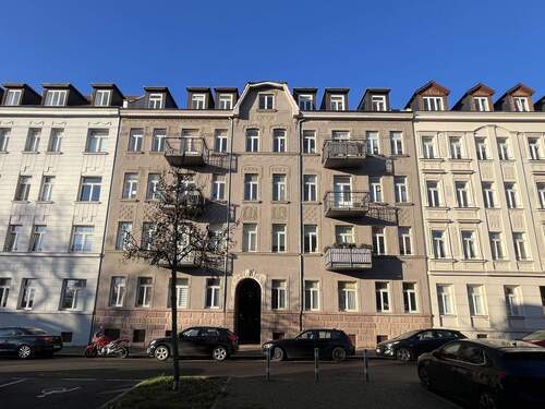 Haus - Bezugsfreie, charmante 1,5-Zimmer-Wohnung mit Balkon