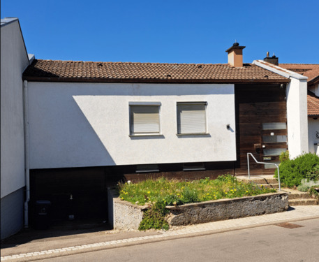 Außenansicht - Familien aufgepasst! - 279.000,00&nbsp;EUR Kaufpreis, ca.&nbsp; 107,00&nbsp;m&sup2;&nbsp;Wohnfl&auml;che