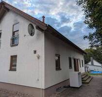 Tolles Zweifamilienhaus mit Pool, großem Garten und flexibler Nutzung - Zühlsdorf