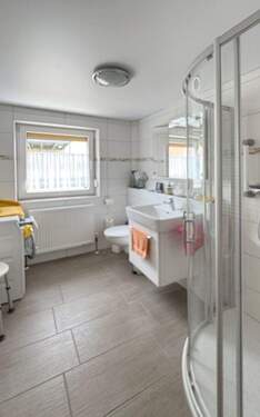 Badezimmer im Obergeschoss - 