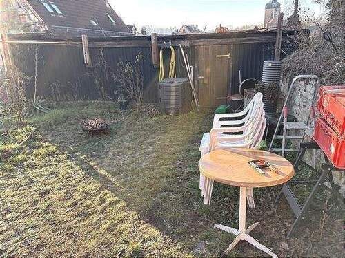 Garten und Nebengebäude - 