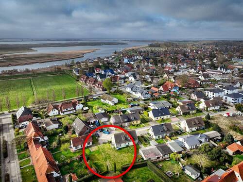 Luftbildaufnahme mit Blick zum Bodden - 