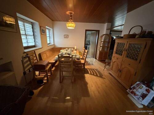 Esszimmer - 6 Zimmer Doppelhaushälfte zum Kaufen in Landshut