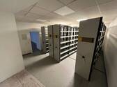 Lager mit Regalsystem - 
