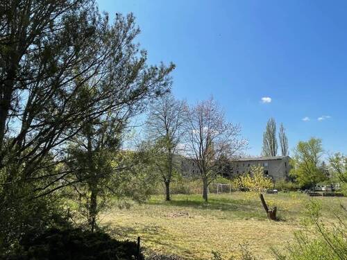 Bürogebäude von Nordost (2) - Grundstück in Hoyerswerda