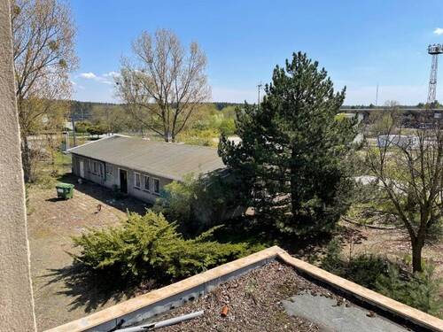 Blick vom Bürogebäude nach Südosten - 