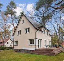 Stilvoll saniertes Einfamilienhaus mit Ausbaureserve - Berlin Frohnau