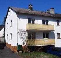 Zwei Zimmer EG-Wohnung, zentrale Ortslage in Nordhalben. Teilmöbliert, bezugsfrei. LKR Kronach.