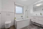 Hauptwohnung - Badezimmer - 