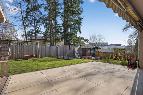 Hauptwohnung - Terrasse mit Garten - 8 Zimmer Mehrfamilienhaus, Wohnhaus in Pforzheim