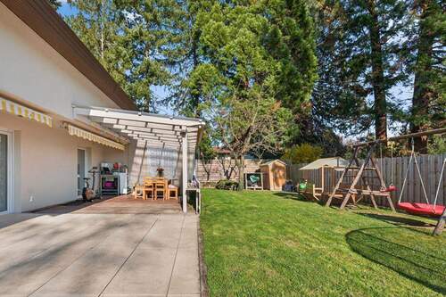 Garten mit Baumbestand - Mehrfamilienhaus, Wohnhaus mit 221,00 m&sup2; in Pforzheim zum Kaufen