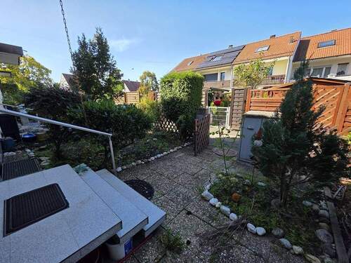 20250920_135448_(1024_x_768).jpg - 5 Zimmer Mehrfamilienhaus, Wohnhaus zum Kaufen in Nürnberg