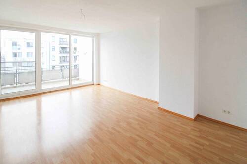 Wohnzimmer - 3 Zimmer Etagenwohnung zum Kaufen in Berlin